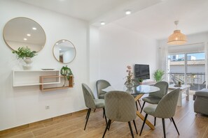 Dining - Apartment 'La Perla De Ronda' with Balcony, Wi-Fi and Air Conditioning (Ronda)