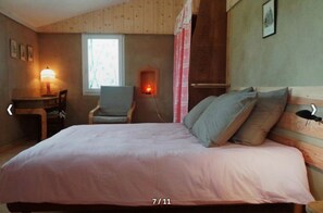 Iron/ironing board, bed sheets