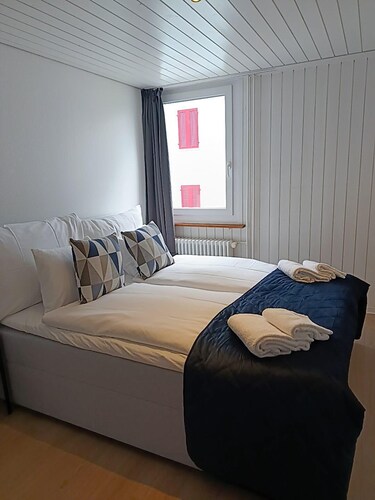 book2stay: Apartment 3 bedrooms + Kitchen + parking space