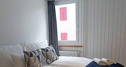 book2stay: Apartment 3 bedrooms + Kitchen + parking space