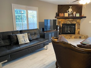 TV, fireplace