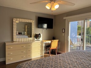 3 bedrooms, iron/ironing board, internet, bed sheets