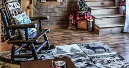 WELCOME SNOWMOBILERS
Leave right from our Lodge and hit the trails-Dog Friendly