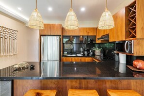 Fridge, microwave, oven, coffee/tea maker