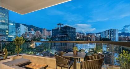 City Lights in El Poblado 2 bedrooms, 2 Bathrooms, 2 Air Conditioners,2 Safes