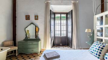 1 bedroom, free WiFi, bed sheets