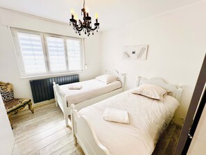 3 chambres, fer et planche à repasser, Wi-Fi