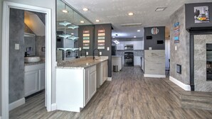 Coffee/tea maker, fridge, microwave, oven - Spacious Family-Friendly 3BR Home w/ Yard Near Richmond & Rosenberg (Richmond)