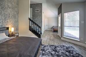 3 slaapkamers, een strijkplank/strijkijzer, gratis wifi, beddengoed