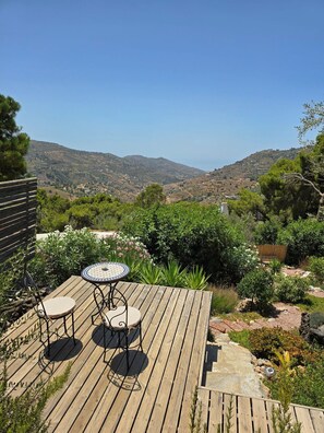 Outdoor dining - Villa Floresta, A Stylish Villa with Panoramic Sea Views, Pool and BBQ, A/C (Cómpeta)