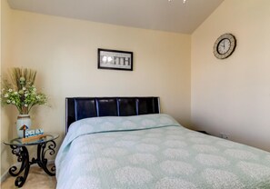 1 bedroom, Internet, bed sheets