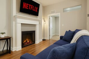 TV, fireplace