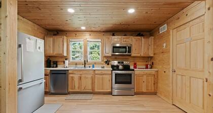 Honey Bear | Hocking Hills, Romantic Retreat