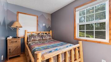 3 bedrooms, WiFi (free), bed sheets
