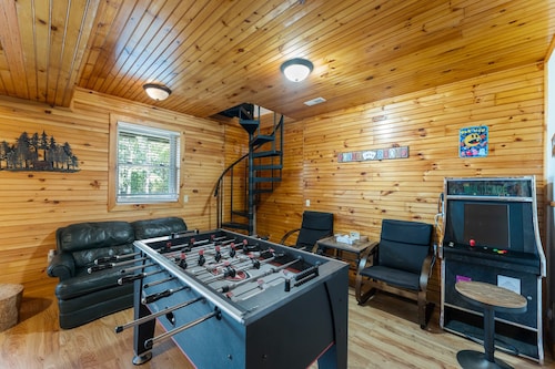 Bearadise Ridge | Hocking Hills, Game Room, Arcade