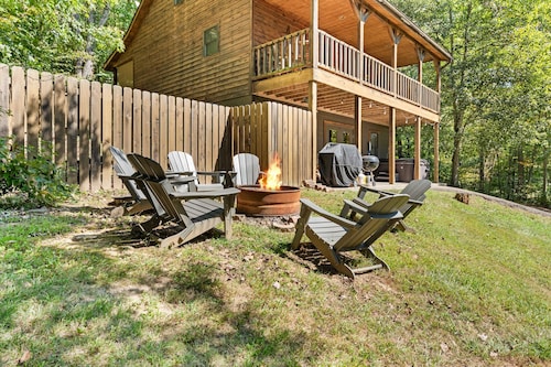 Beartastic Outlook | Hocking Hills, Hot Tub