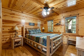 3 bedrooms, free WiFi, bed sheets - Beartastic Outlook | Hocking Hills, Hot Tub (Rockbridge)