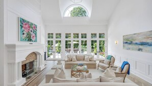 Living area - Spacious & chic Southampton estate with heated pool, fire pit &... (Southampton)
