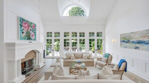 TV, fireplace, stereo