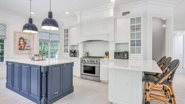 Mikrobølgeovn, ovn, kogeplade, kaffe-/temaskine