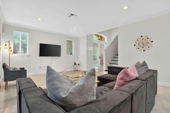 スマートテレビ、書斎 / ワークスペース