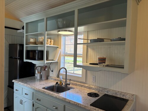 Perfect cabin with a pond! Peaceful place to fish, kayak or enjoy nature.