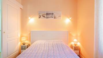 1 makuuhuone, silitysrauta/-lauta, Wi-Fi