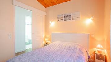 1 bedroom, iron/ironing board, WiFi