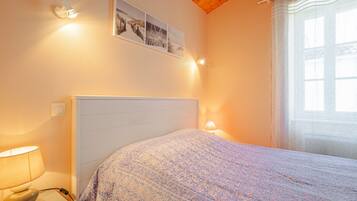 1 bedroom, iron/ironing board, WiFi