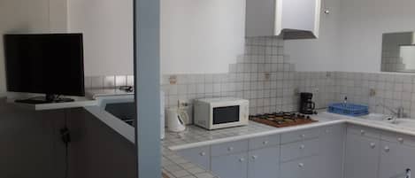 Coffee/tea maker, high chair
