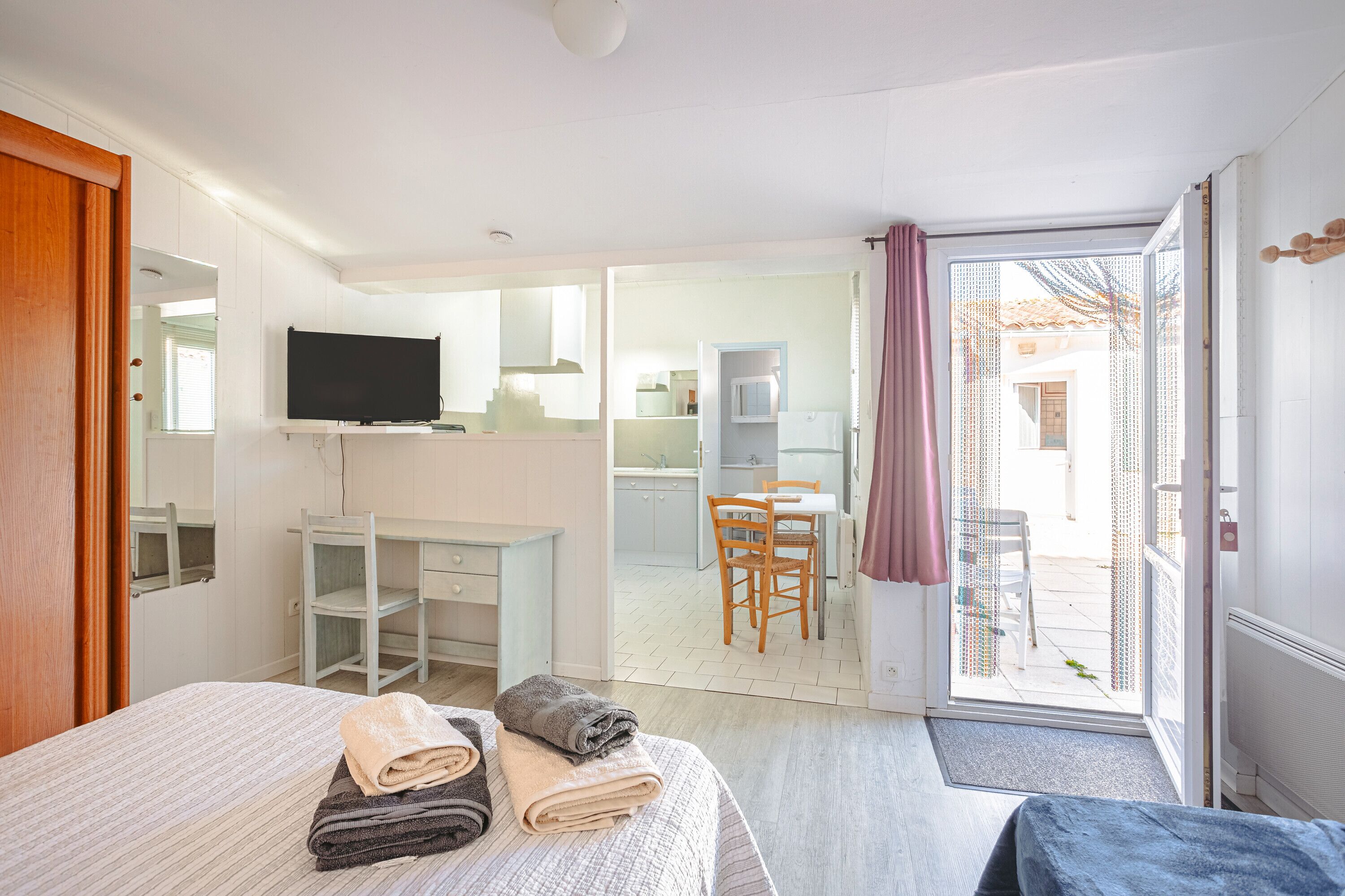 1 habitación y ropa de cama 