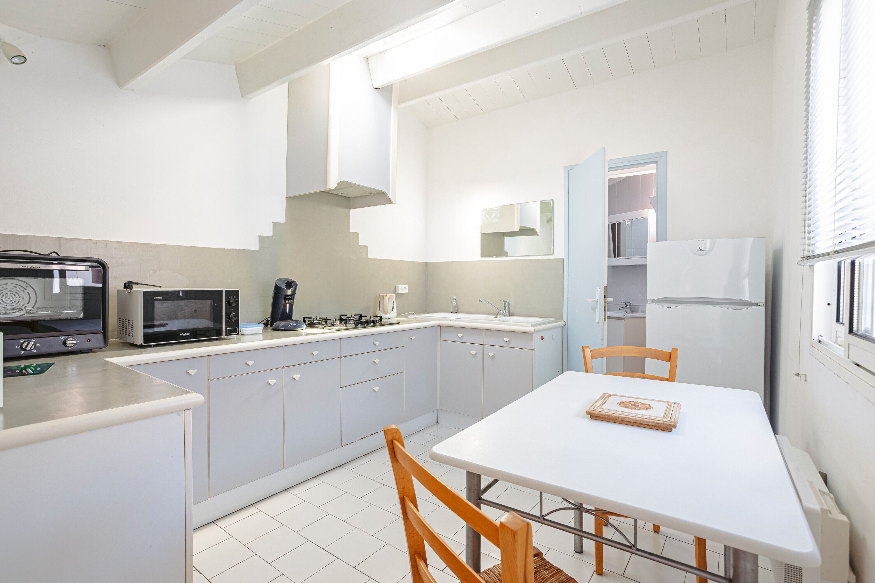 Cafetera y tetera y periquera 