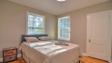 2 多间卧室、熨斗/熨衣板、免费 WiFi、床单