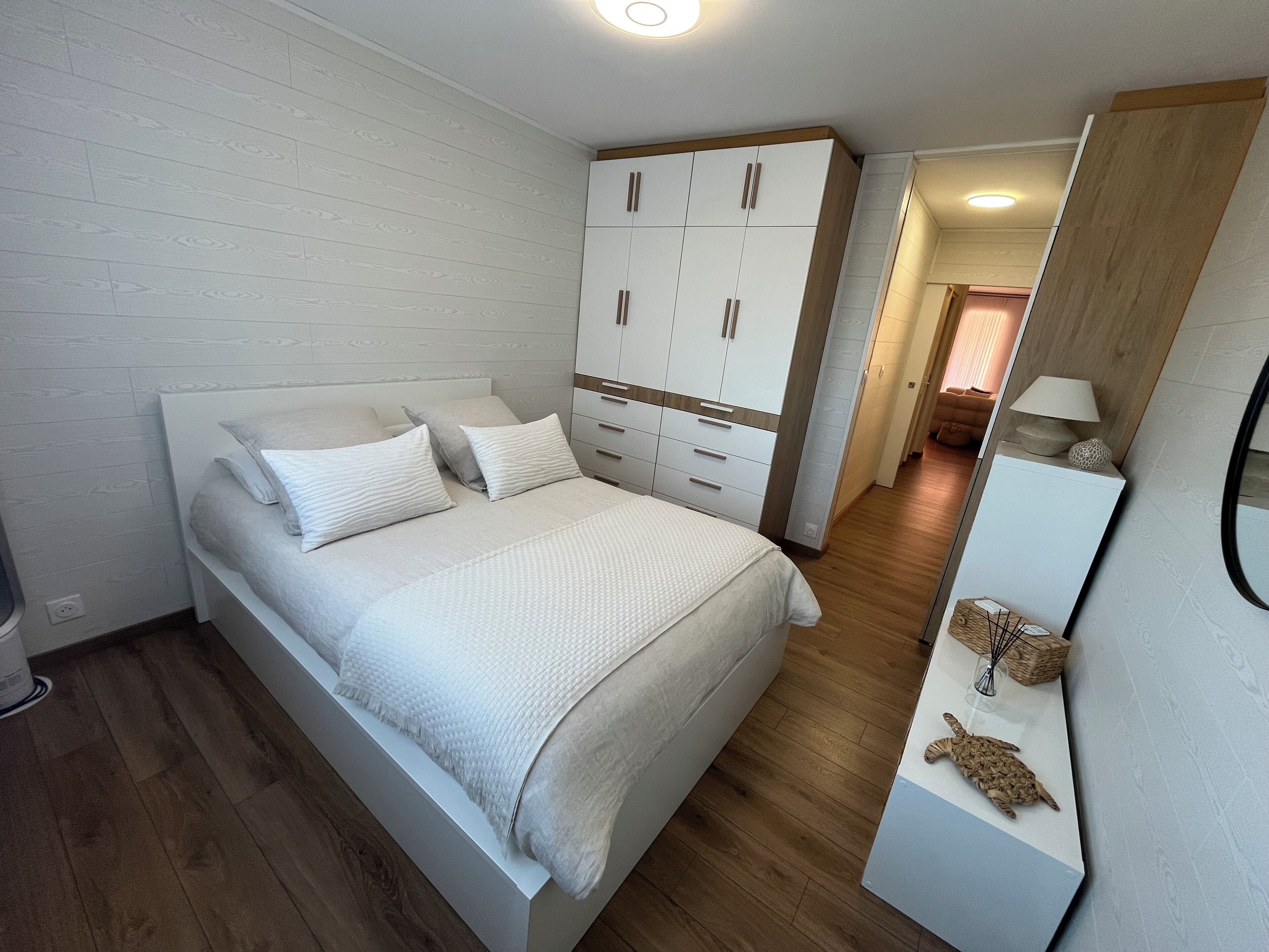 1 bedroom, desk, iron/ironing board, WiFi (free)