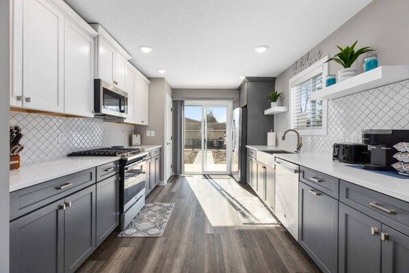 Microwave, oven, stovetop, dishwasher