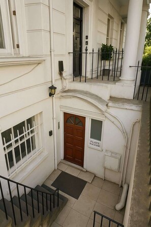 Exterior detail - British-style (01) Studio - Hyde Park (Greater London)