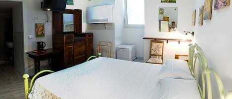Comfort dubbelrum | Skrivbord, arbetsyta för laptop och gratis wi-fi