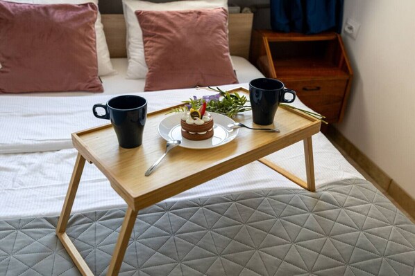 1 habitación, tabla de planchar con plancha, wifi y ropa de cama 