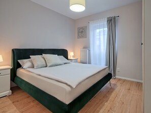 1 habitación, escritorio, tabla de planchar con plancha y wifi 