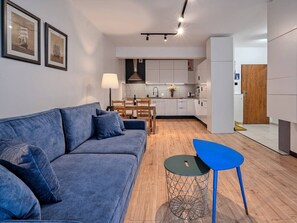 TV - Migowo Apt w/ Parking, Balcony - by Rentujemy (Gdańsk)