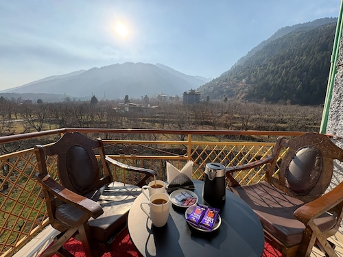 Hotel Oscar Mountain Retreat