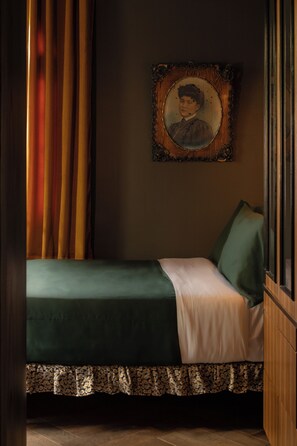 In-room safe, desk, soundproofing, free WiFi