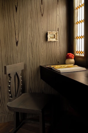 In-room safe, desk, soundproofing, free WiFi
