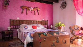 Quarto casal clássico, aceita animais de estimação, vista para a cidade | Wi-Fi de cortesia