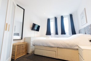 3 habitaciones, escritorio, tabla de planchar con plancha y wifi gratis 