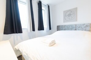 3 sovrum, skrivbord, strykjärn/strykbräda och gratis wi-fi