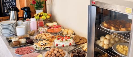 Colazione completa inclusa, servita tutte le mattine