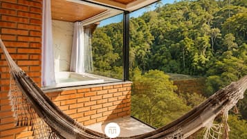 Chalet Luxe | Bain à remous extérieur