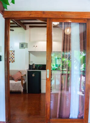 Interior - The Garden Room - Comfy apartment with workspace (General Luna)