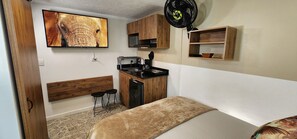 Chăn bông, nệm Select Comfort, két bảo mật tại phòng